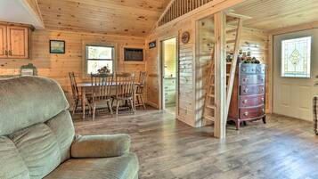 House (2 Bedrooms) | Interior