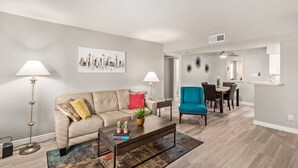 Unclassified image, 5 of 22, button - Gorgeous main floor 2 bed 2 bath situated on a beautiful safe tree lined street (Scottsdale)