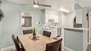 Unclassified image, 4 of 22, button - Gorgeous main floor 2 bed 2 bath situated on a beautiful safe tree lined street (Scottsdale)