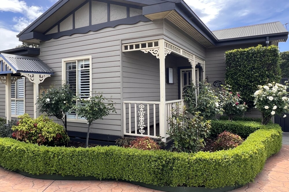 Gorgeous ultra clean cottage in Traralgon. Close to CBD and sporting amenities.