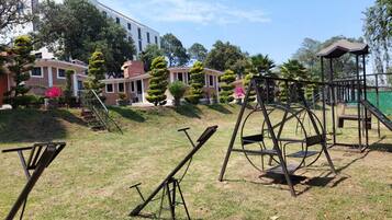 Área de juegos infantiles al aire libre