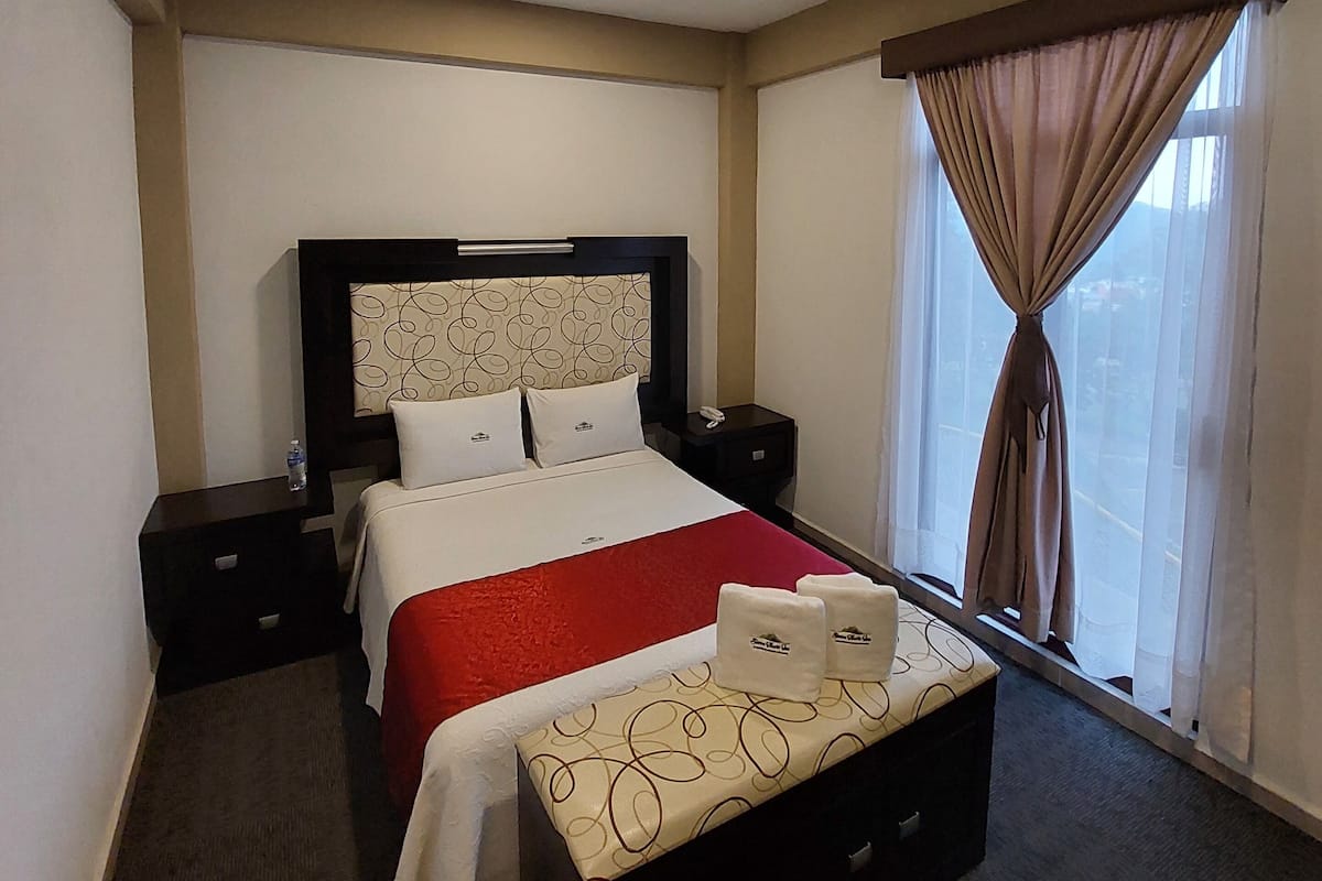 2 habitaciones, tabla de planchar con plancha y wifi gratis