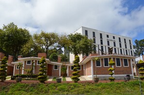 Cabaña, 1 habitación, chimenea, en la zona del jardín | Tabla de planchar con plancha, wifi gratis, ropa de cama