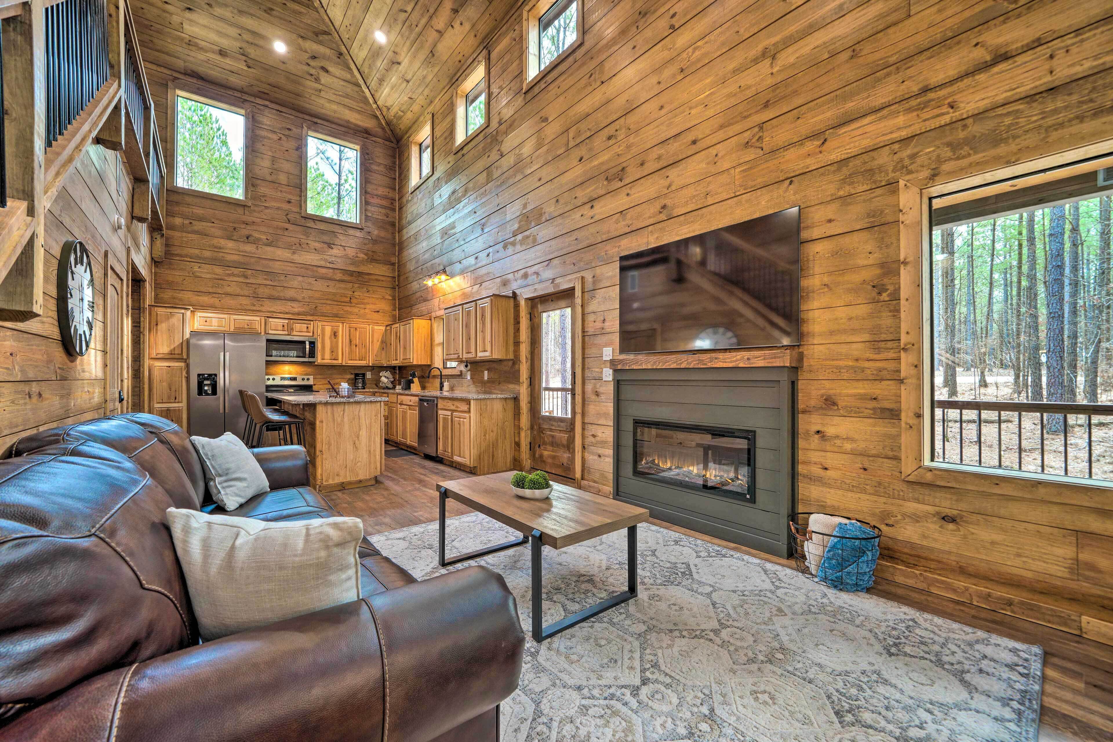 'sutton Ridge' Cabin Rental: Hot Tub & Swing Set!