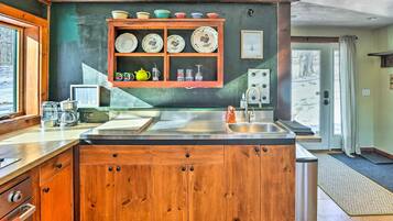 Apartment (0 Bedroom) | Interior