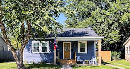 Central Cottage w/ Grill, 1 Mi to Cajun Field