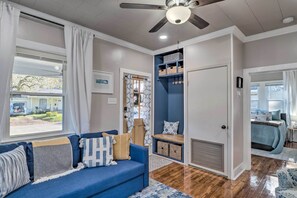Interior - Central Cottage w/ Grill, 1 Mi to Cajun Field (Lafayette)