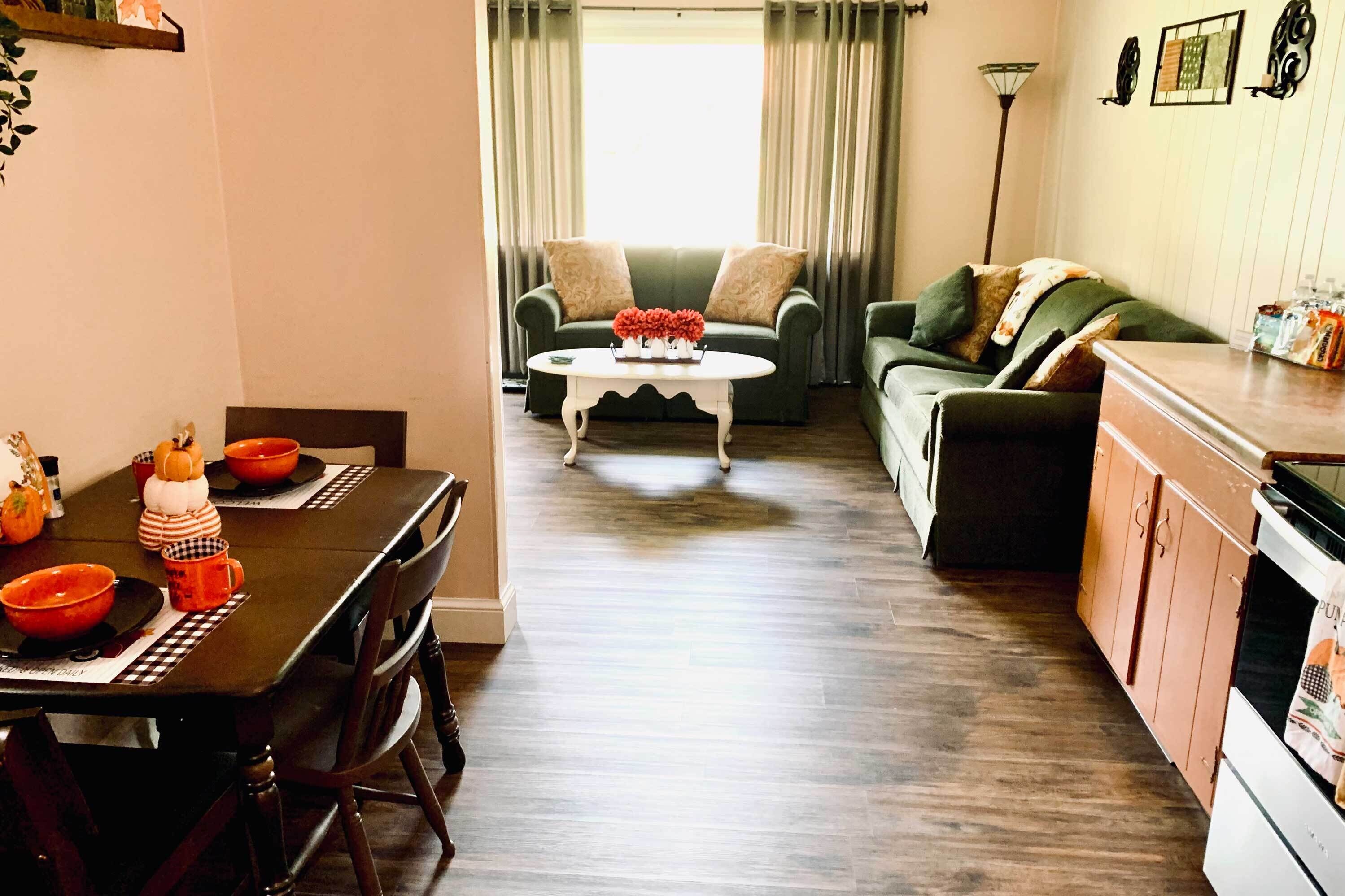 Ashtabula Home Near Walnut Beach + Eateries!