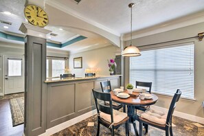 Dining - Spacious & Central Katy Retreat: 27 Mi to Houston! (Katy)