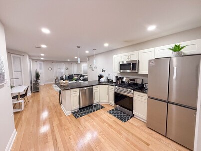 Modern and all new 3BR / near UMASS