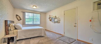 Charming Clayton Home ~ 4 Mi to Sardis Lake!
