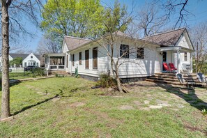 House (3 Bedrooms) | Interior - Charming Georgetown Home - Walk to Downtown! (Georgetown)