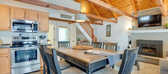 Cozy Tuftonboro Home w/ Deck - Walk to Beaches!