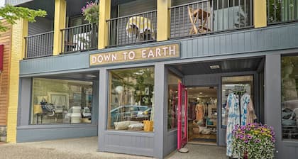 Cute Grand Haven Apartment: Walk Downtown Streets!