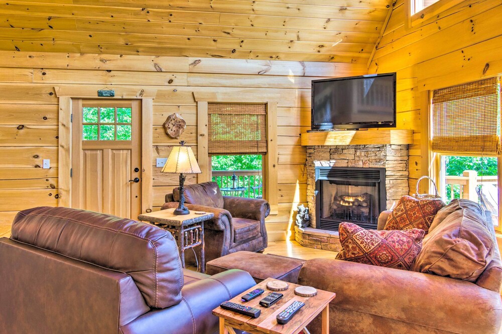 Blue Ridge Mtn Retreat: Quiet Gated Community