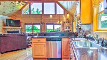 House (2 Bedrooms) | Interior