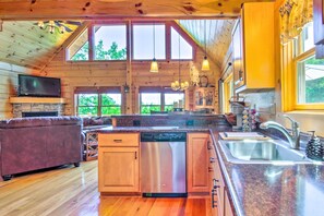 House (2 Bedrooms) | Interior