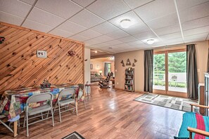 Dining - Cozy Arkdale Home w/ Fire Pit, Walk to Lake! (Arkdale)