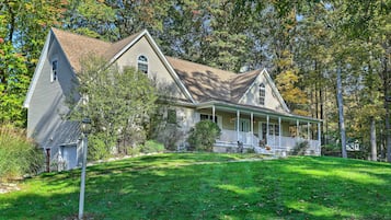 House (3 Bedrooms) | Exterior