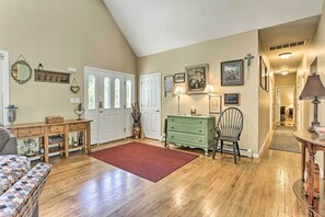 House (3 Bedrooms) | Interior - Pet-friendly Grand Pine Bush Retreat on 2 Acres! (Pine Bush)