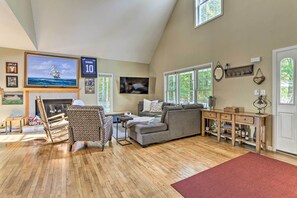 House (3 Bedrooms) | Interior - Pet-friendly Grand Pine Bush Retreat on 2 Acres! (Pine Bush)