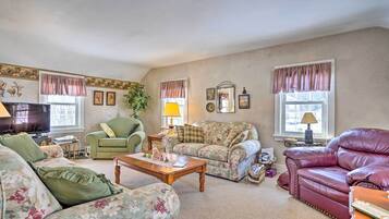 平房 (2 Bedrooms) | 起居區 | 電視