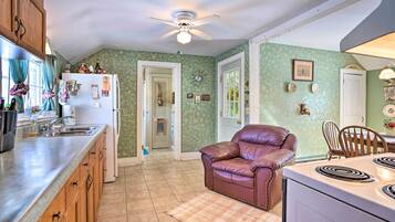 Cottage (2 Bedrooms) | Interior