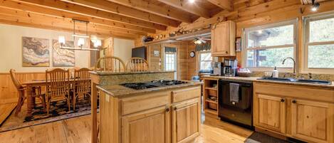 House (4 Bedrooms) | Interior