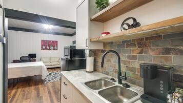 Apartment (0 Bedroom) | Interior