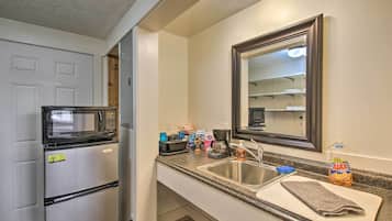 Apartment (0 Bedroom) | Interior