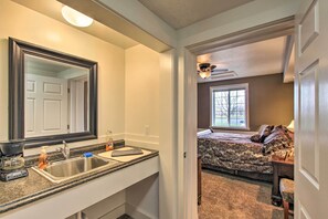 Apartment (0 Bedroom) | Interior