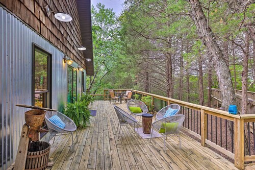 Pet-friendly Outdoor Paradise w/ Grill, Decks