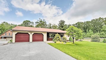 House (4 Bedrooms) | Front of property