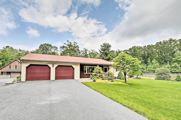 House (4 Bedrooms) | Front of property