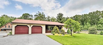 Family Home w/ Wifi, 14 Mi to Dutch Wonderland!