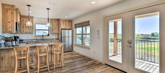 Dog-friendly Apartment ~ 32 Mi to Fort Worth!