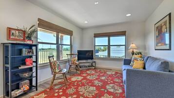 Apartment (2 Bedrooms) | Front of property