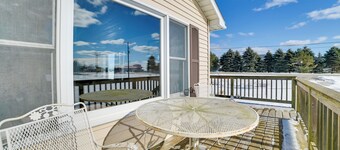 Cozy Tawas City Home w/ Views of Lake Huron!