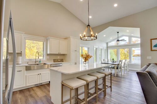 Pearl Lake Retreat w/ Dock & Stunning Views!