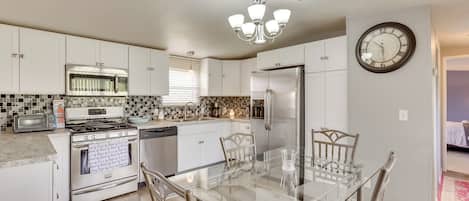 House (2 Bedrooms) | Interior