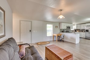 House (2 Bedrooms) | Interior