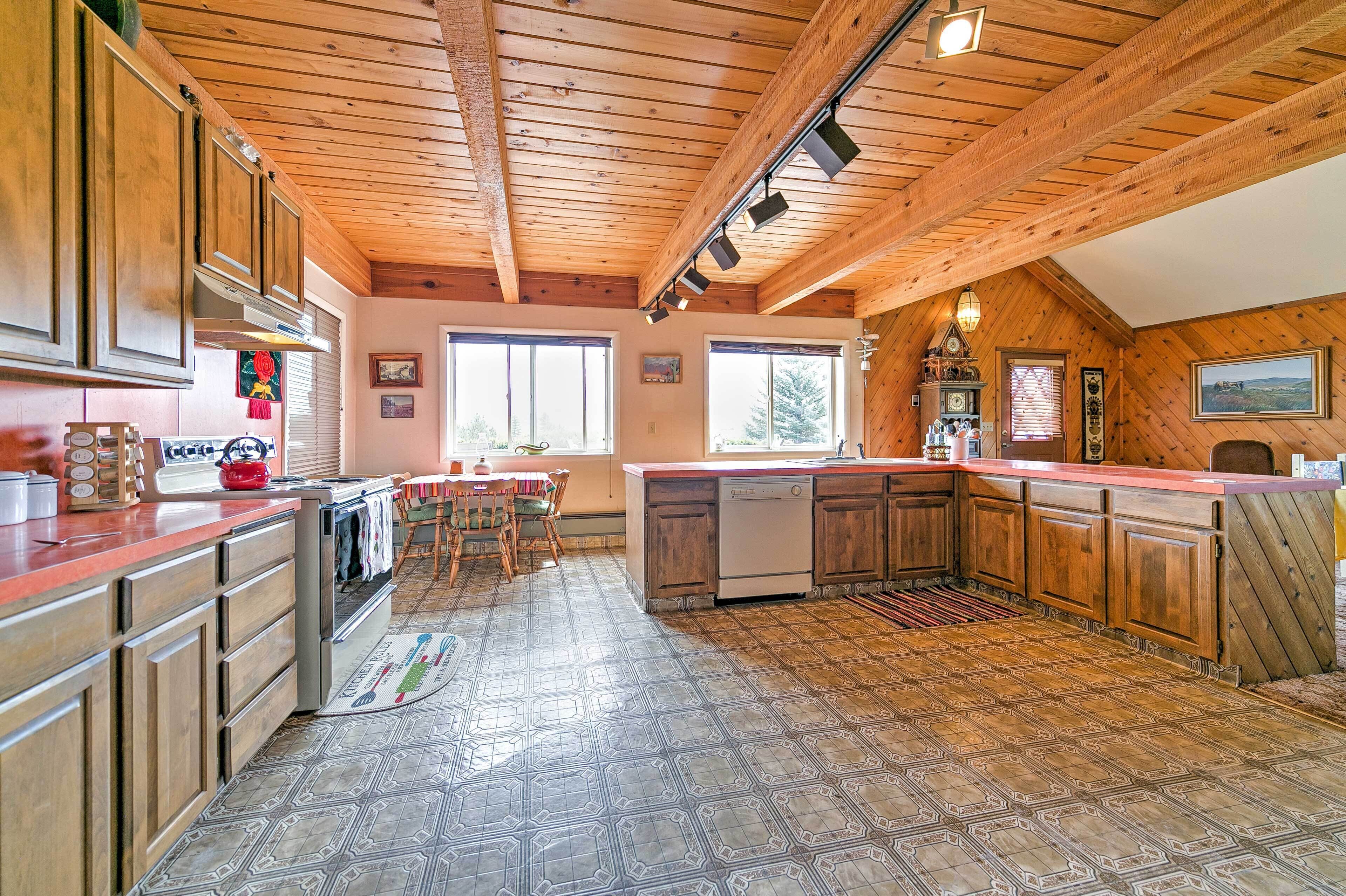 House (4 Bedrooms) | Interior