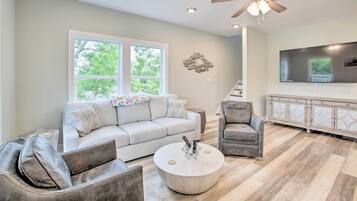 House (4 Bedrooms) | Front of property