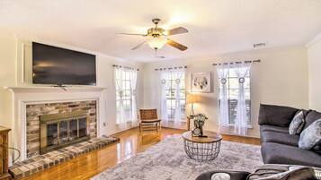 House (4 Bedrooms) | Interior