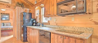 Hike & Snow Play! Mill Spring Cabin Near Winery