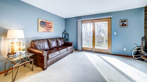 Unclassified image, 4 of 24, button - Pittsburgh Townhome Near Downtown Attractions (Pittsburgh)