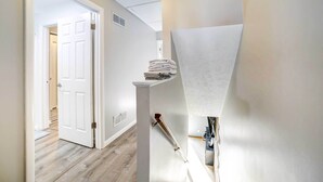 Unclassified image, 5 of 24, button - Pittsburgh Townhome Near Downtown Attractions (Pittsburgh)