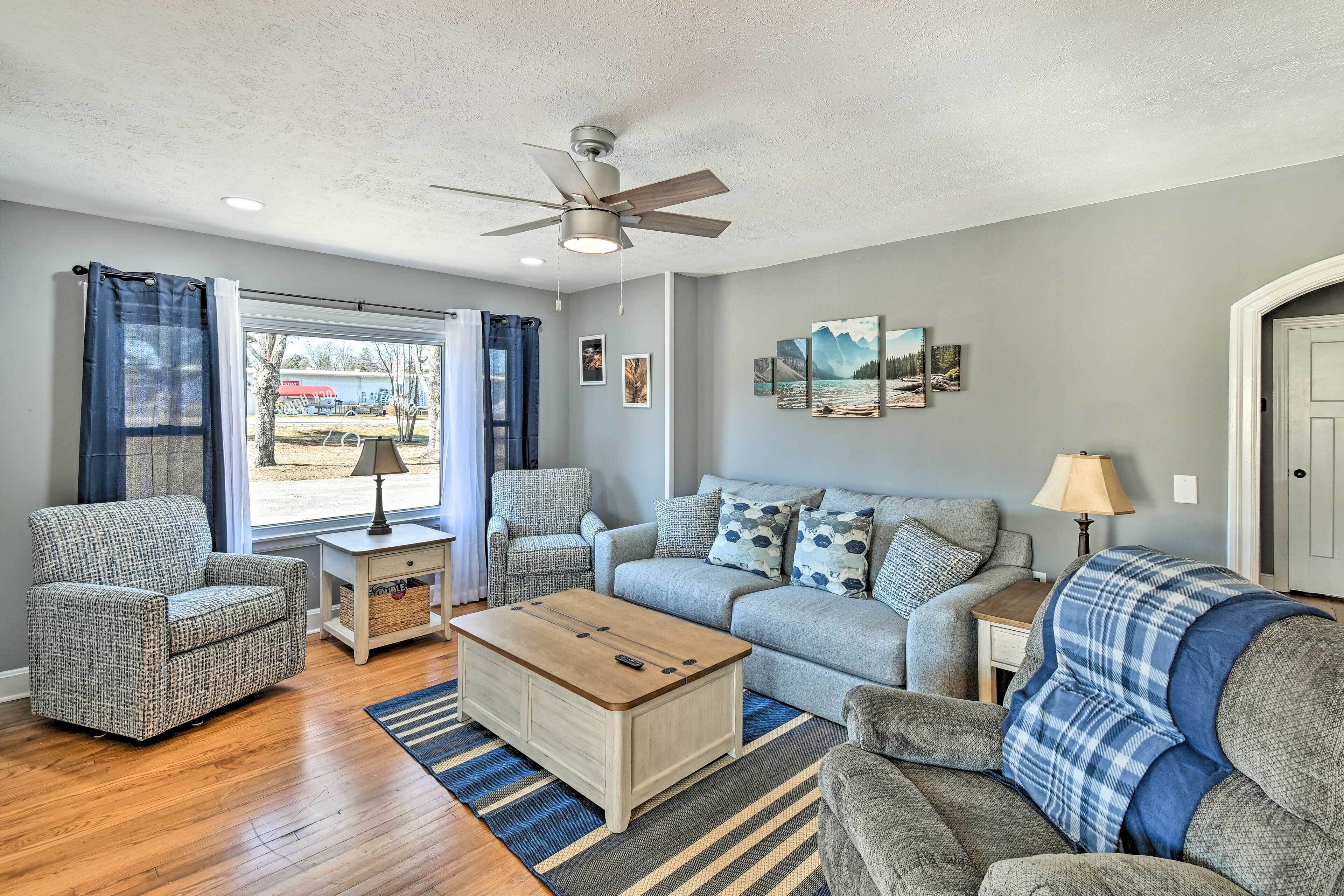 'the Mammoth Cave Rock House' Near Nat'l Park