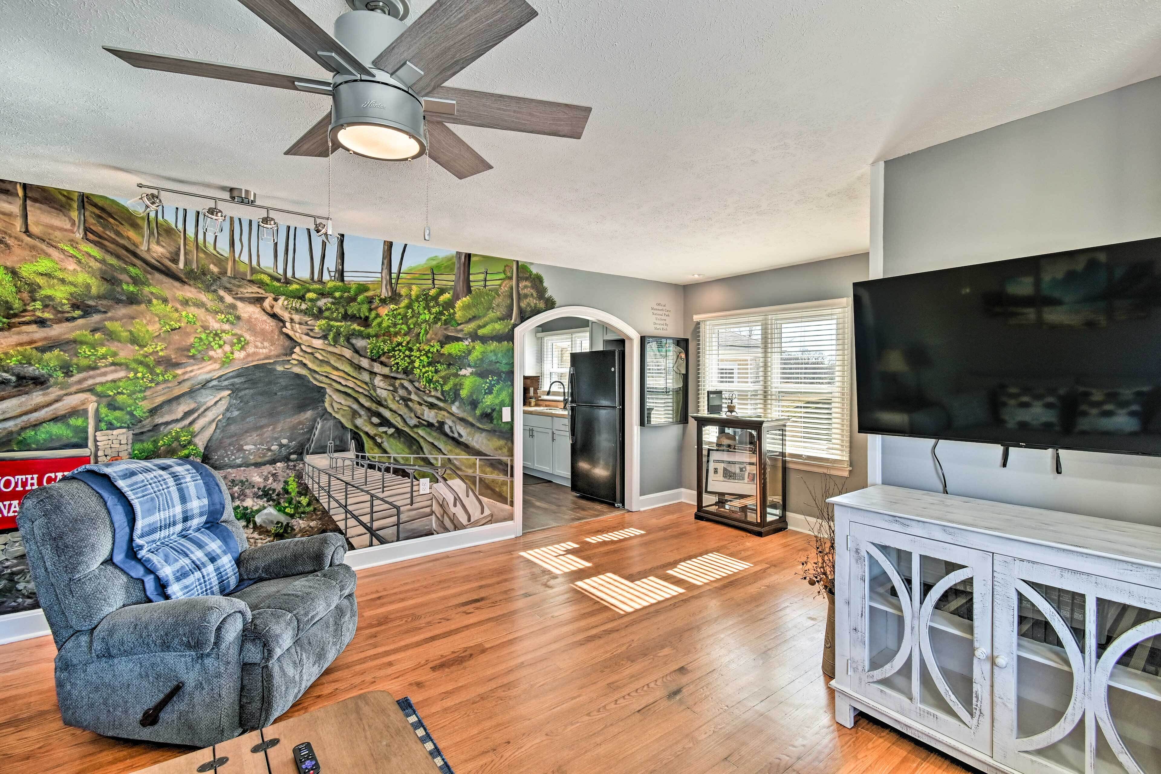 'the Mammoth Cave Rock House' Near Nat'l Park