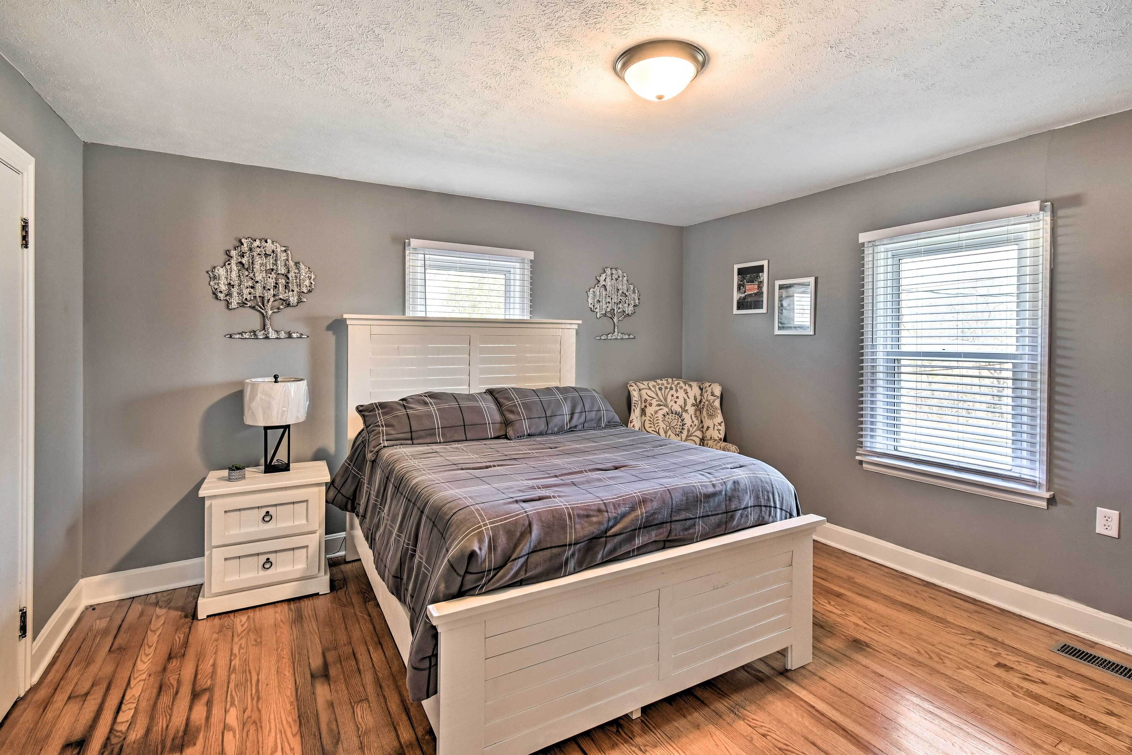 'the Mammoth Cave Rock House' Near Nat'l Park